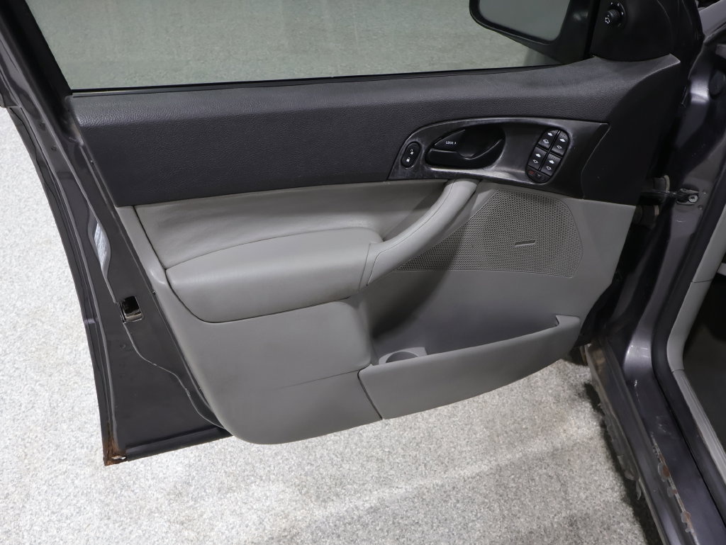 Used 2007 Ford Focus S FWD image 21