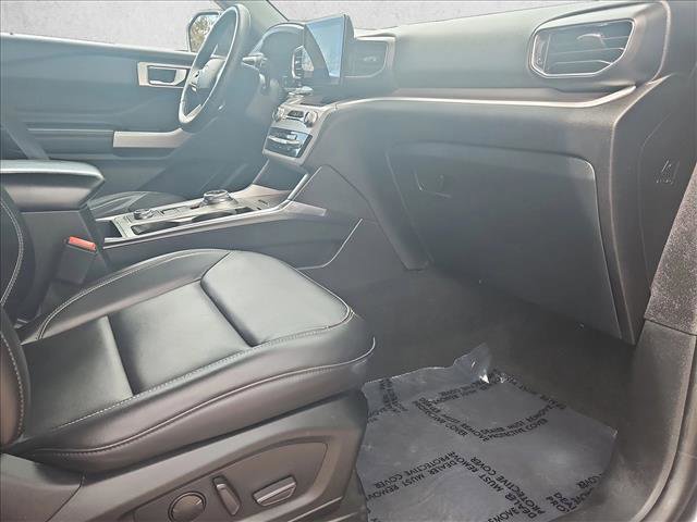 Used 2024 Ford Explorer XLT w/ Equipment Group 202A AWD/4WD image 22