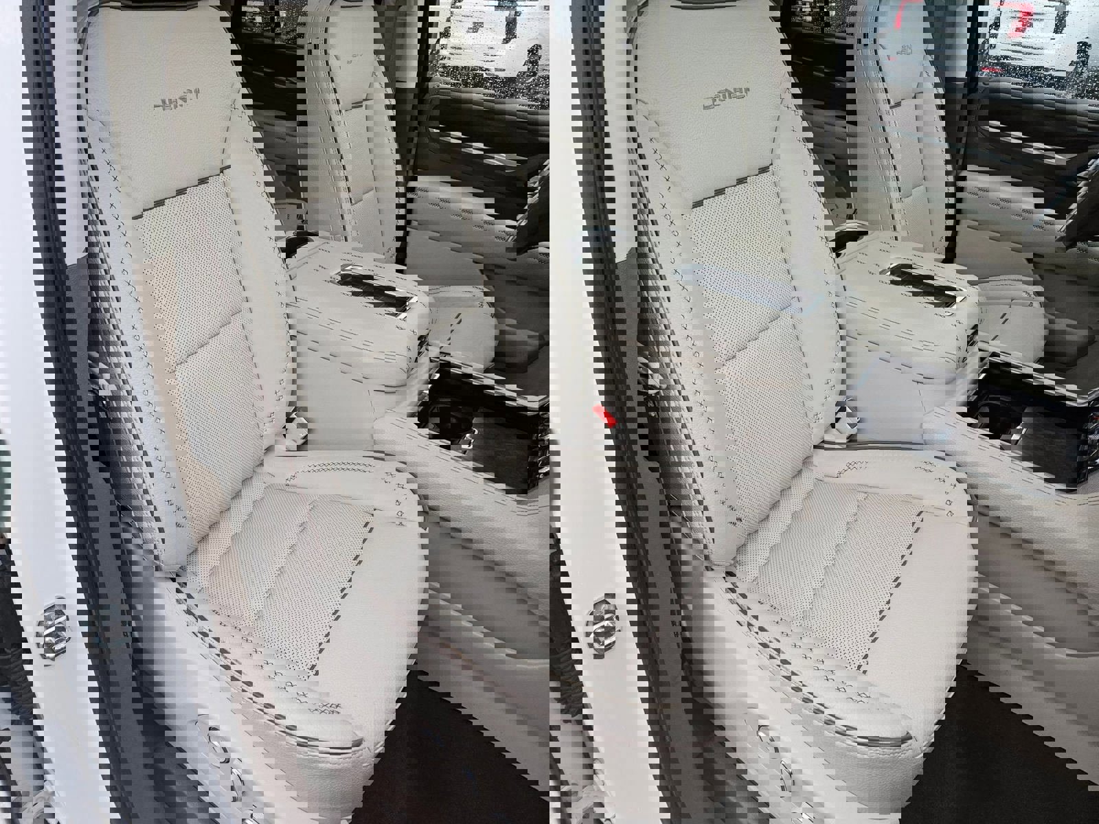 Used 2021 GMC Yukon Denali w/ Denali Premium Package image 32