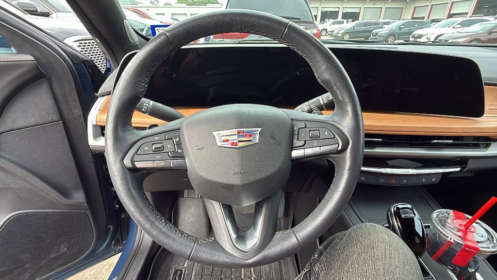 Used 2024 Cadillac XT4 Premium Luxury FWD image 6
