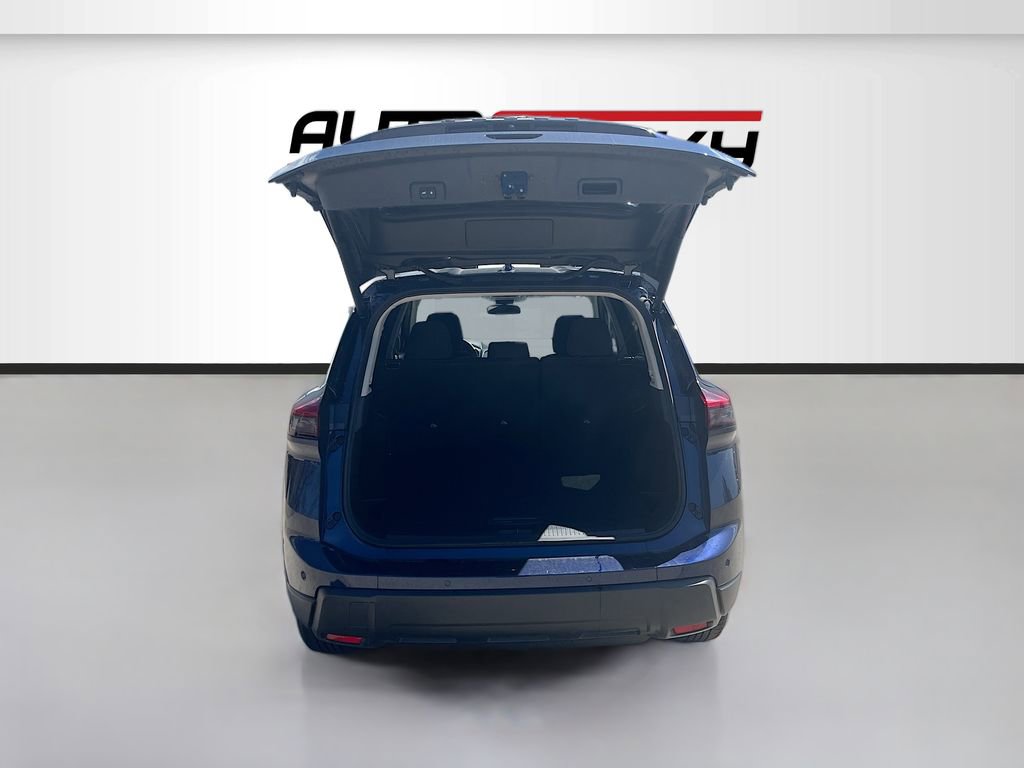 Used 2026 Nissan Rogue SV image 23