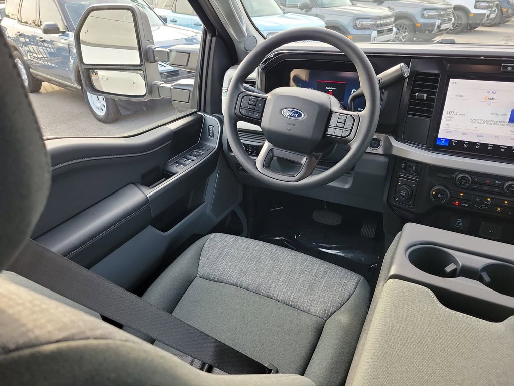 New 2026 Ford F350 XLT w/ XLT Premium Package AWD/4WD image 12