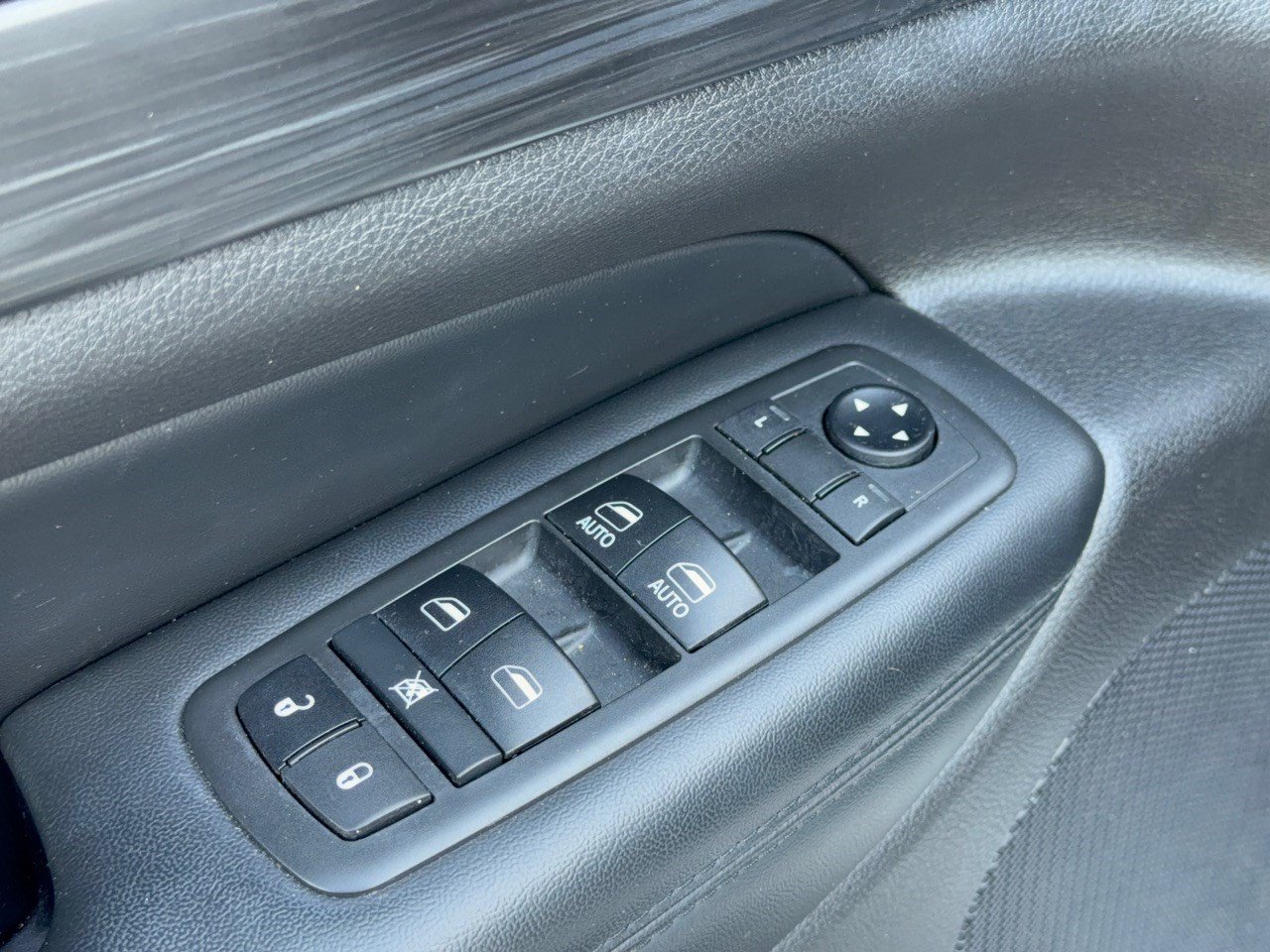 Used 2019 Jeep Grand Cherokee Altitude RWD image 15