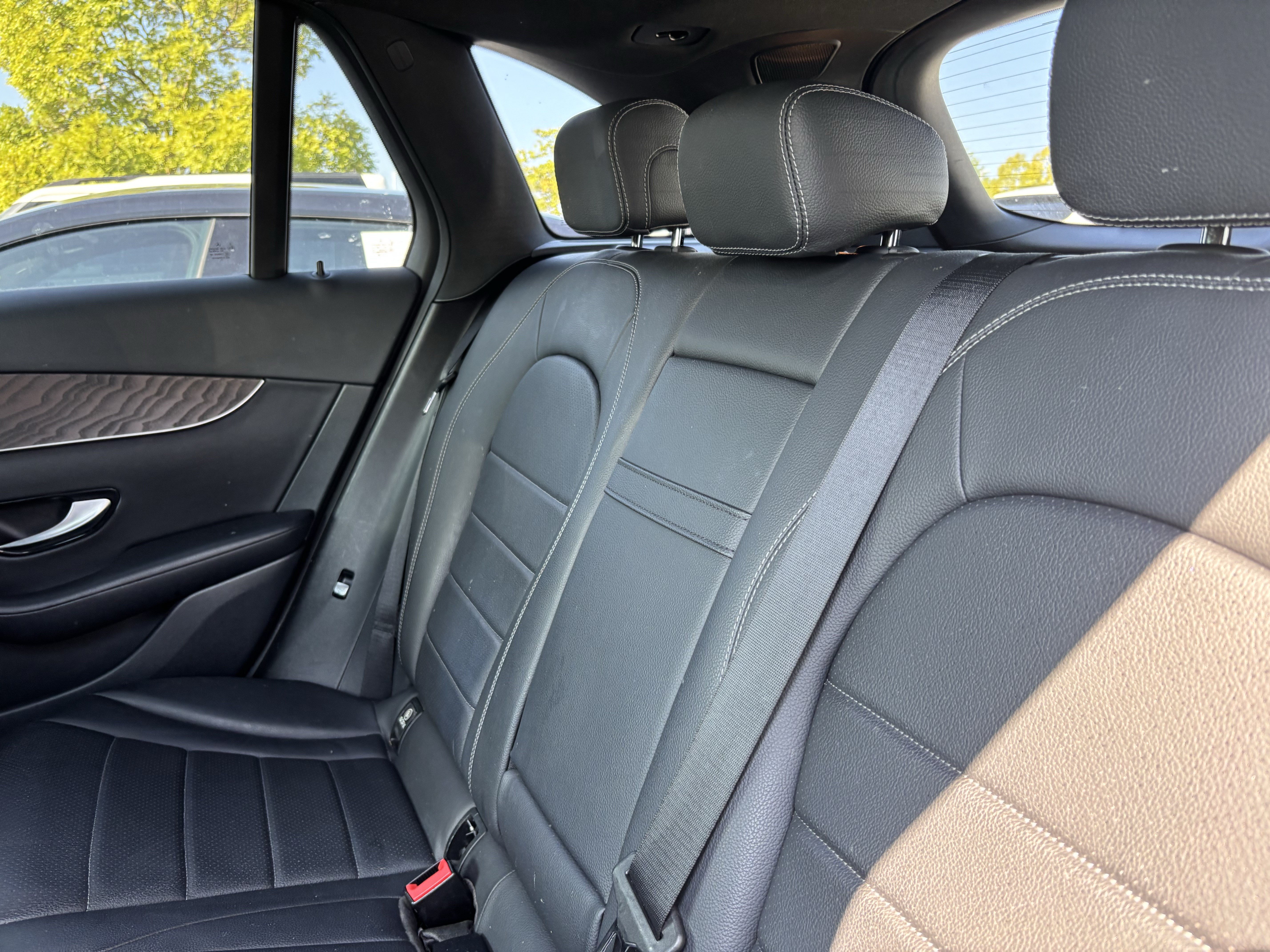Used 2018 Mercedes-Benz GLC 300 4MATIC image 32