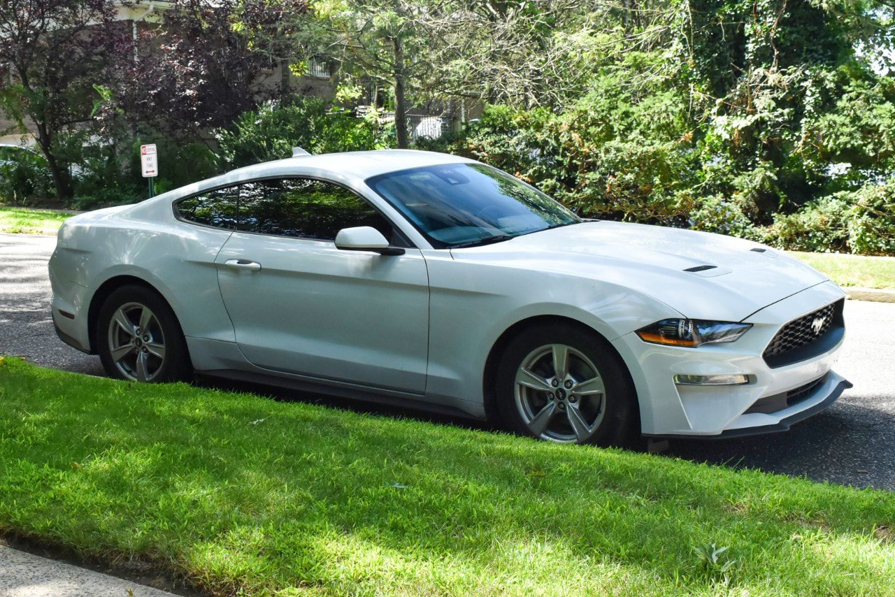 Used 2022 Ford Mustang Coupe RWD image 10