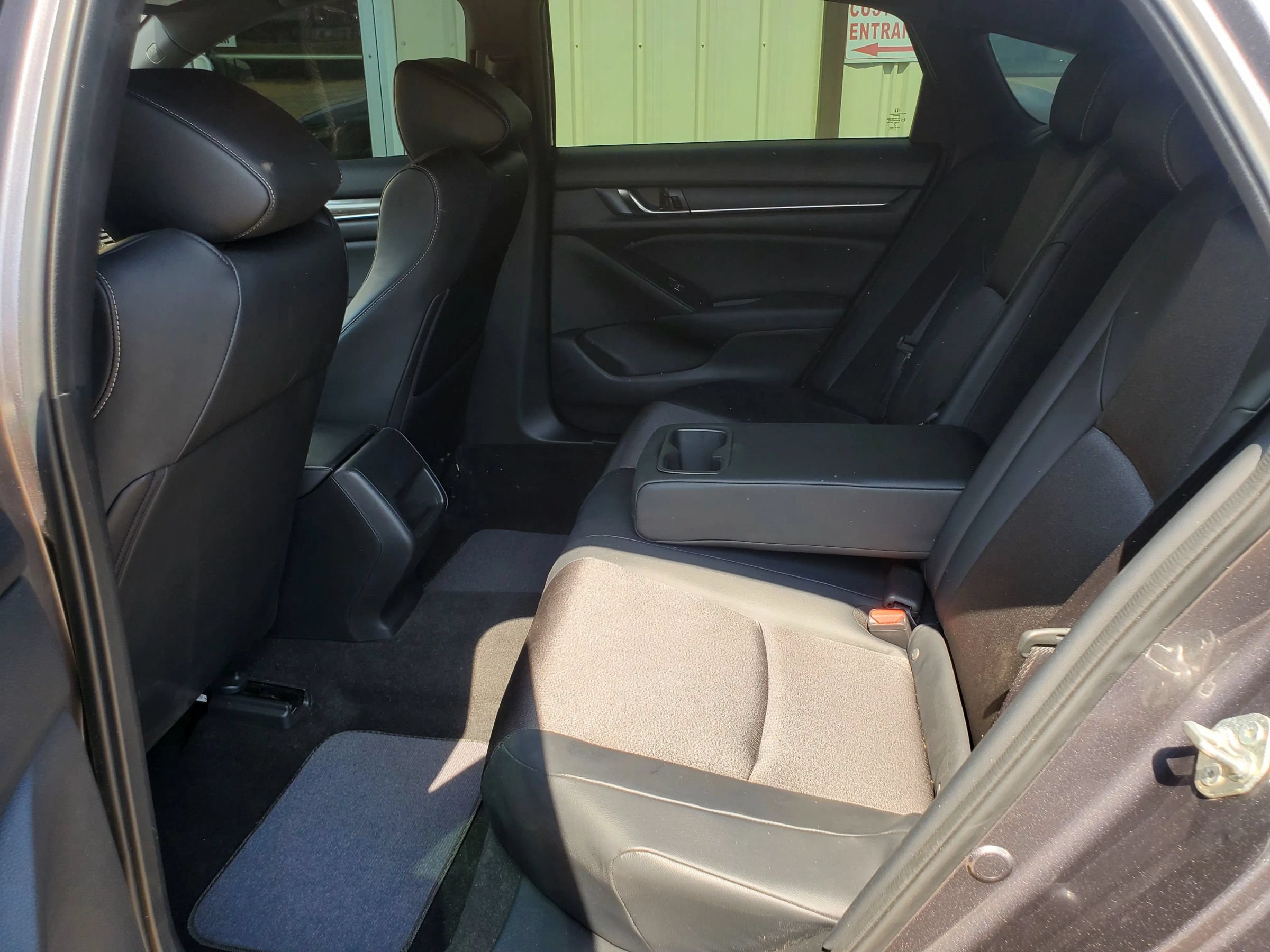 Used 2018 Honda Accord Sport image 29