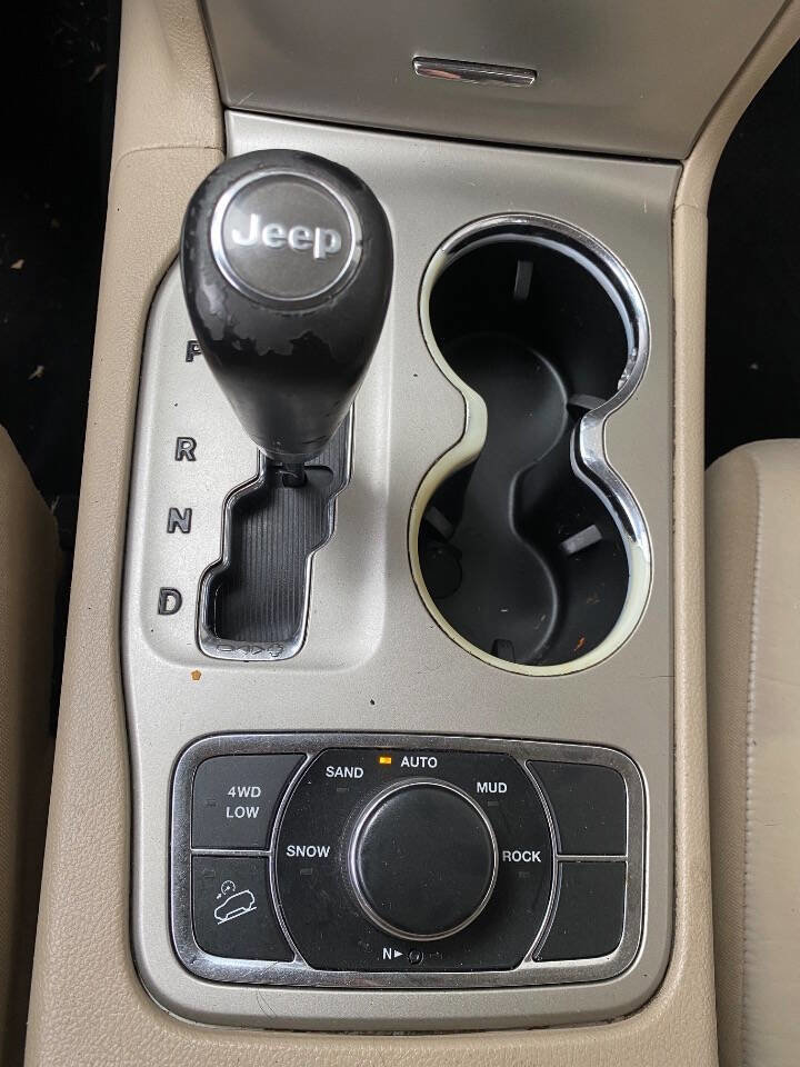 Used 2013 Jeep Grand Cherokee Limited w/ Luxury Group II image 18