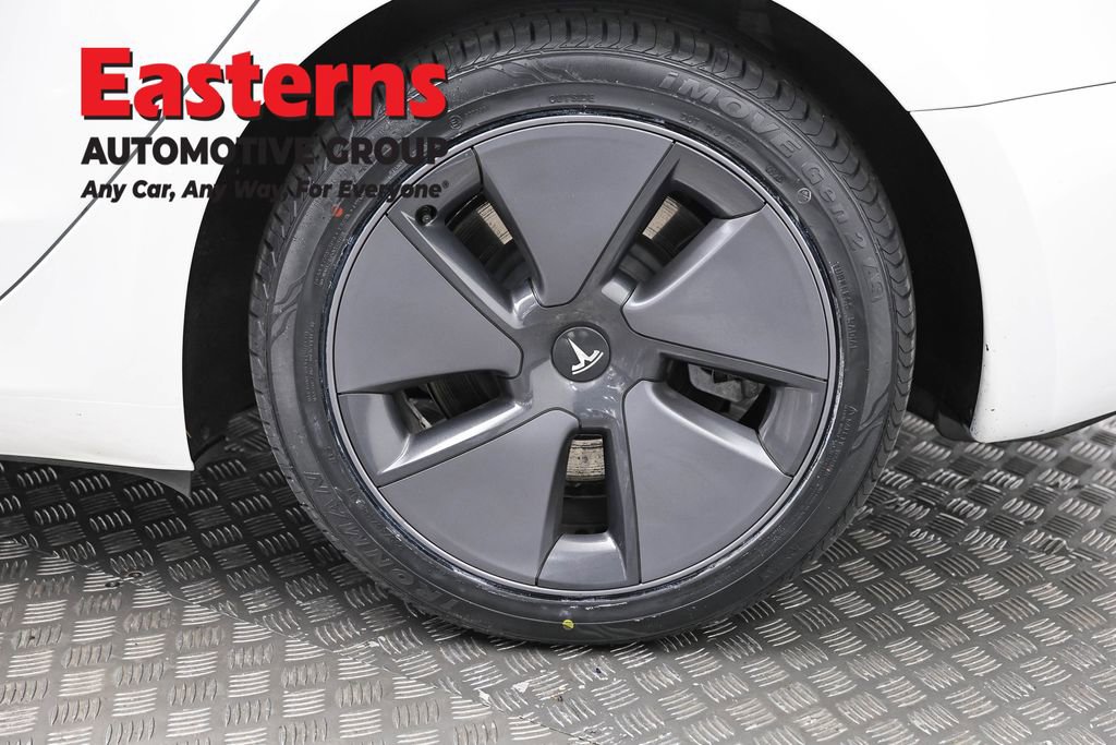 Used 2023 Tesla Model 3 Standard Range image 28