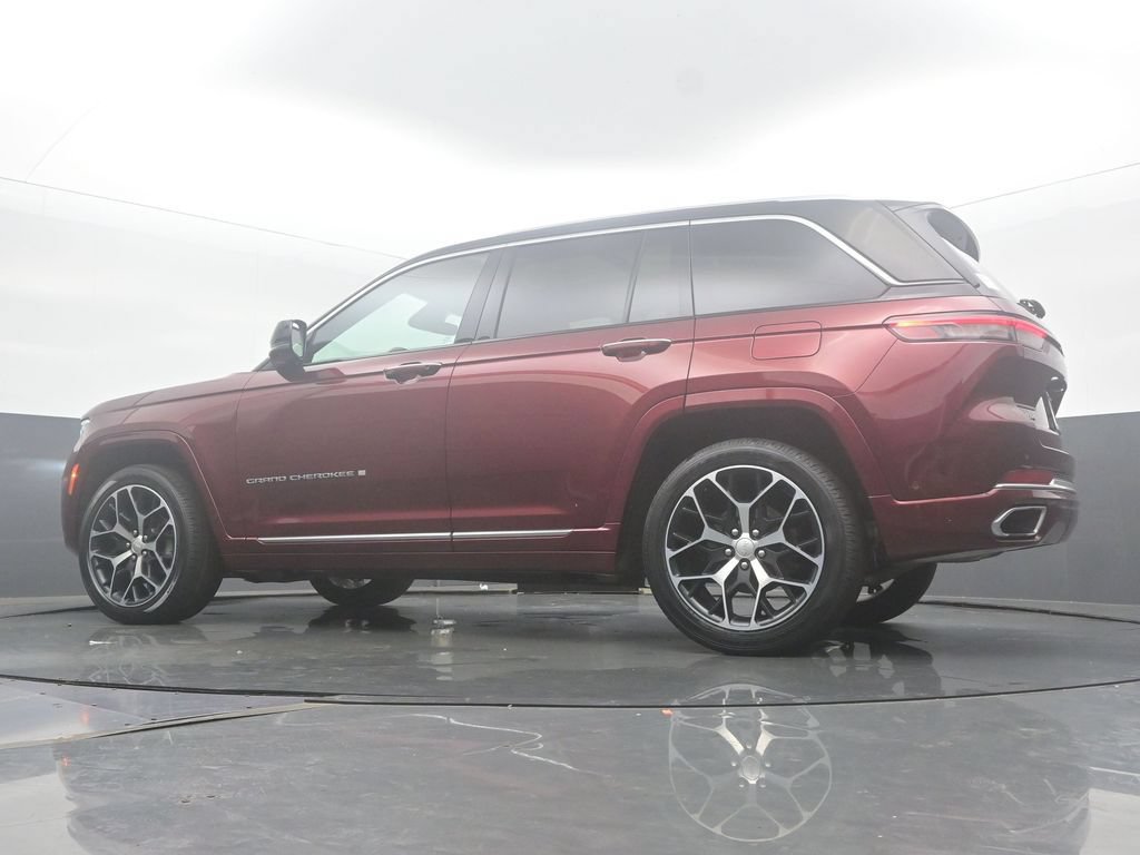 Used 2023 Jeep Grand Cherokee Summit AWD/4WD image 48