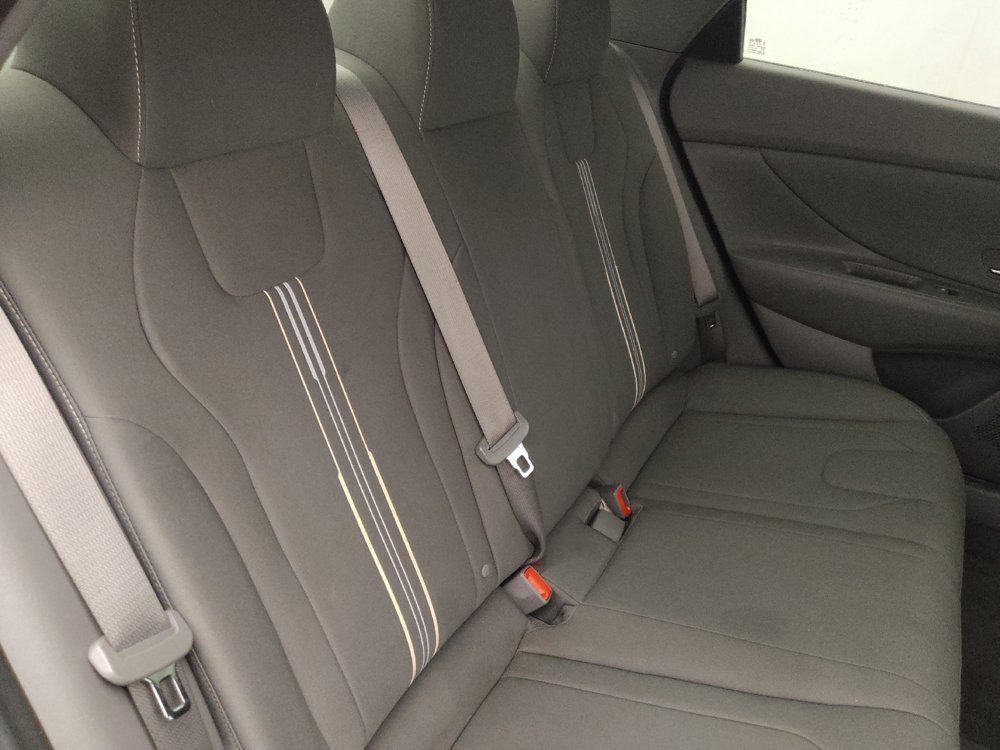 Used 2023 Hyundai Elantra SEL w/ Convenience Package FWD image 19