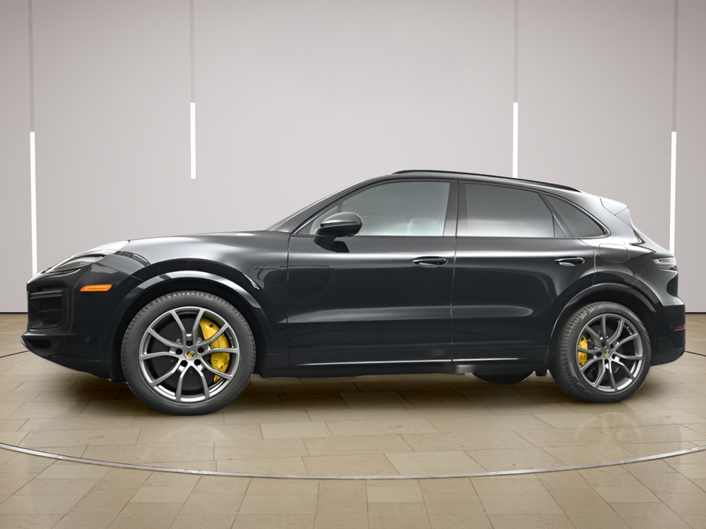 Certified 2022 Porsche Cayenne Turbo S AWD/4WD image 32