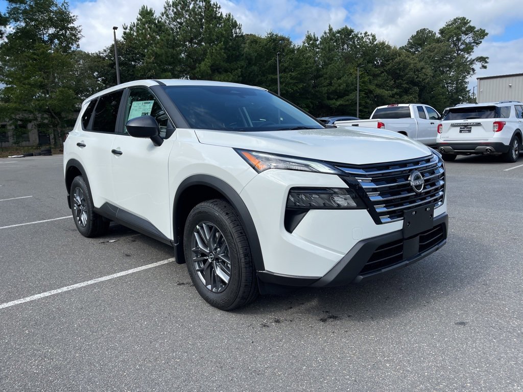 New 2026 Nissan Rogue S image 4