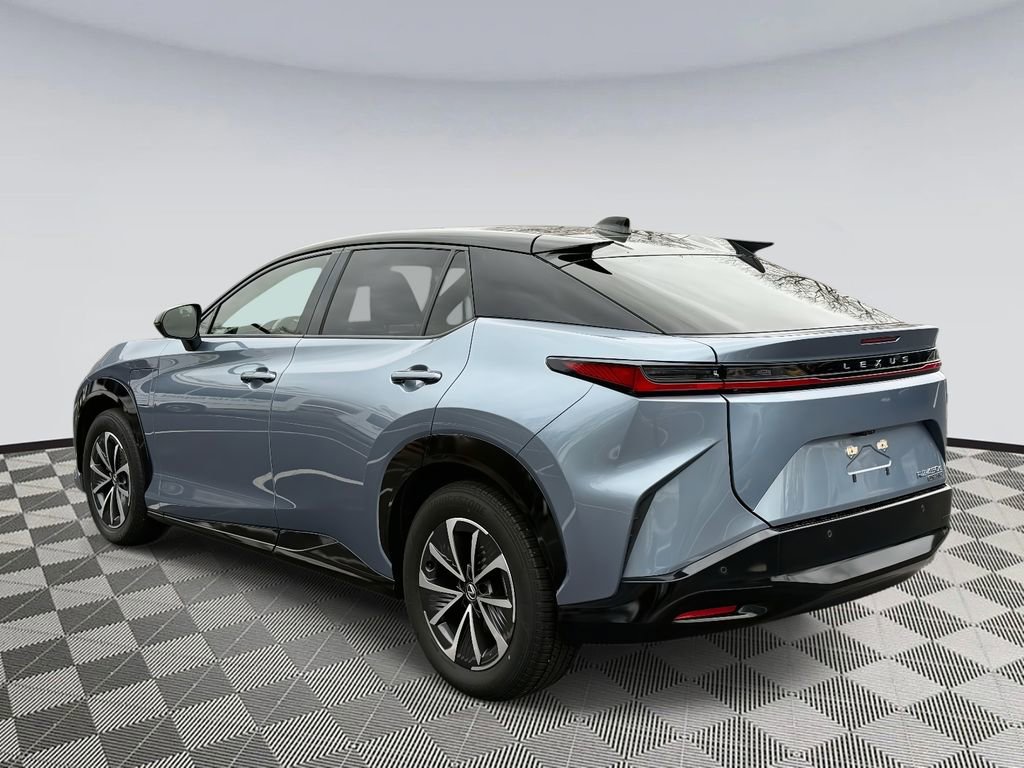 Used 2023 Lexus RZ 450e Premium w/ Accessory Package (2T) image 4