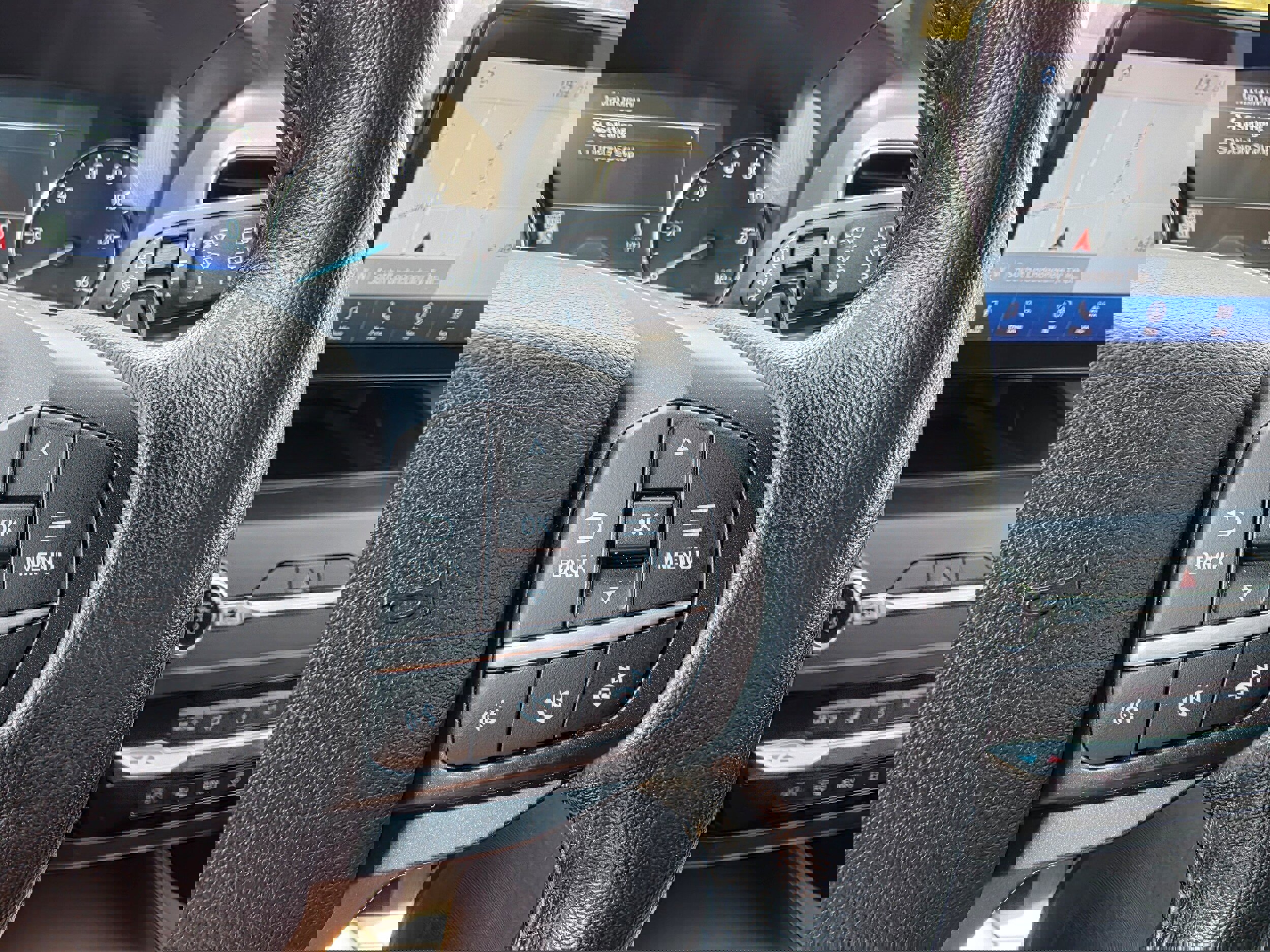 Used 2020 Ford Explorer XLT w/ Equipment Group 202A image 16