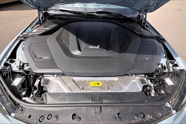 Used 2025 BMW i4 eDrive40 w/ M Sport Package RWD image 11