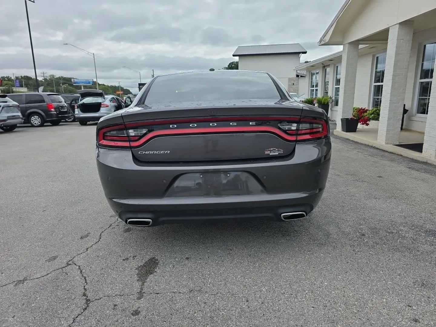 Used 2020 Dodge Charger SXT RWD image 4