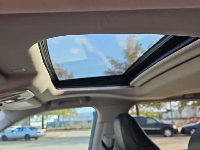 Used 2021 Toyota Highlander XLE FWD image 16