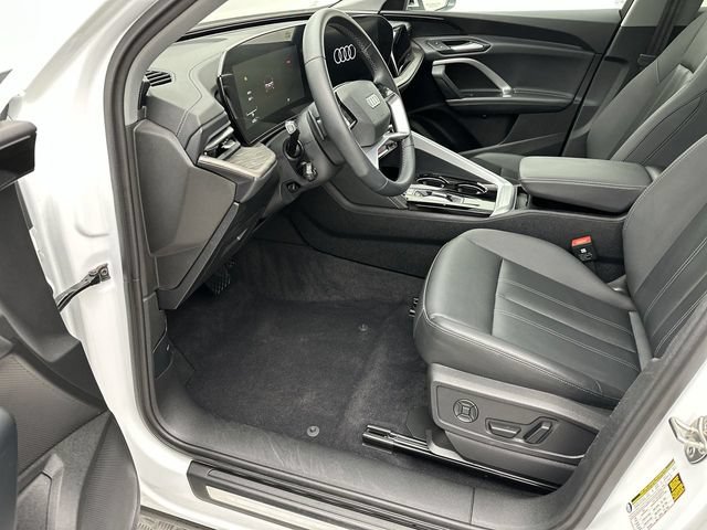 Used 2025 Audi Q5 Premium w/ Convenience Package AWD/4WD image 11