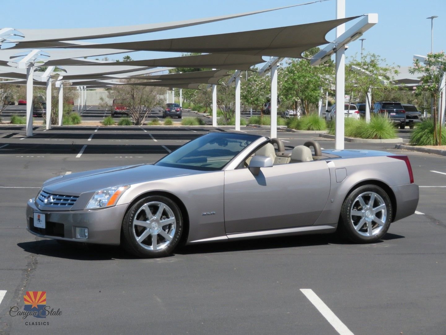 Used 2004 Cadillac XLR RWD image 9