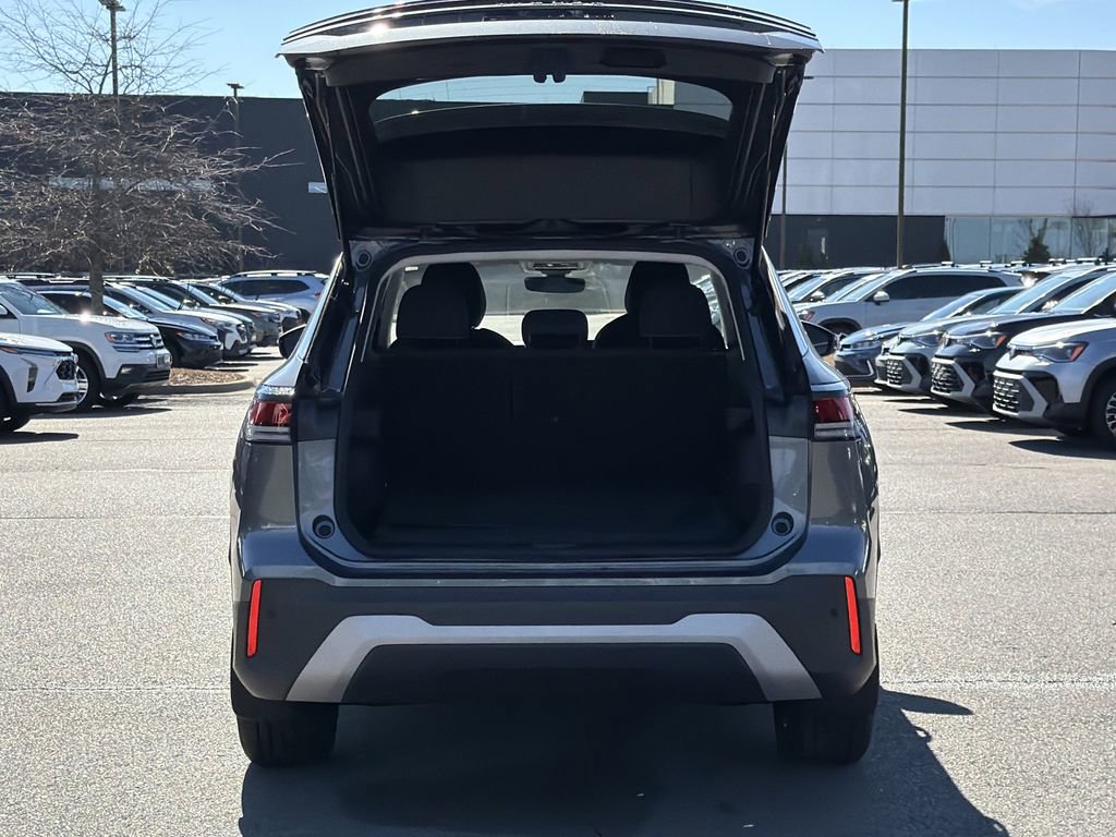 Used 2025 Volkswagen Tiguan S image 14