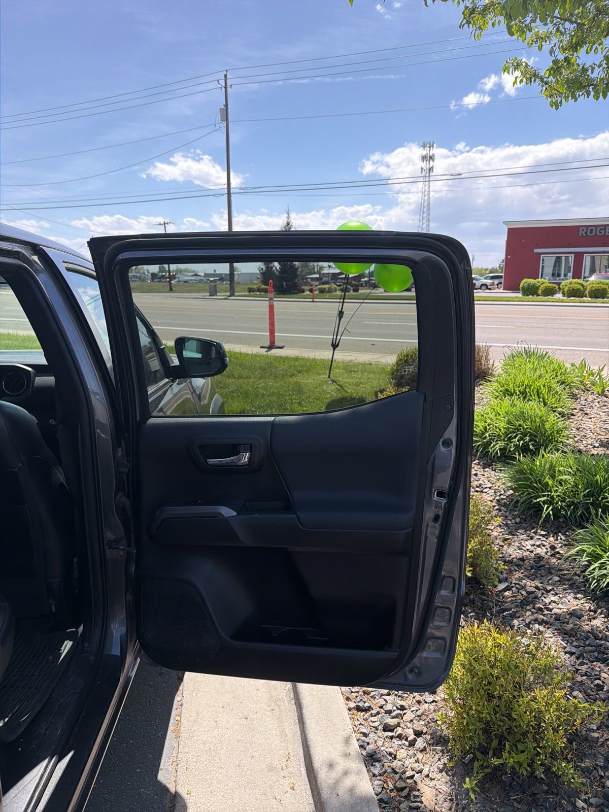 Used 2021 Toyota Tacoma TRD Off-Road w/ TRD Premium Off Road Package AWD/4WD image 19