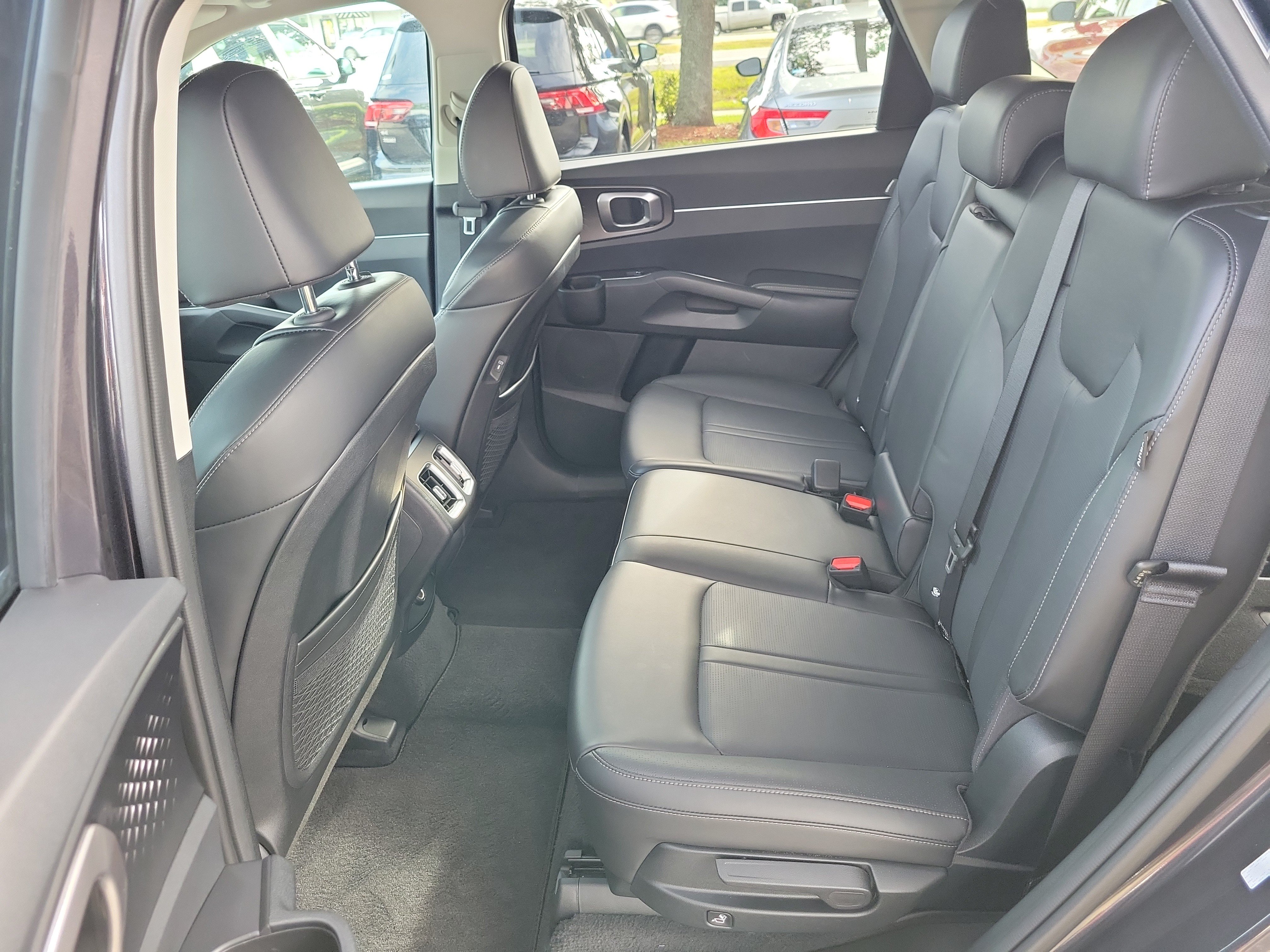 Certified 2025 Kia Sorento S w/ Panoramic Sunroof Package FWD image 13