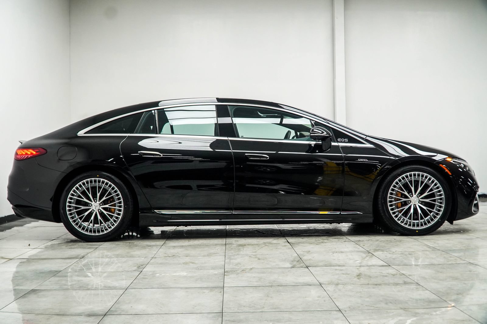 Used 2023 Mercedes-Benz EQS AMG 4MATIC image 8