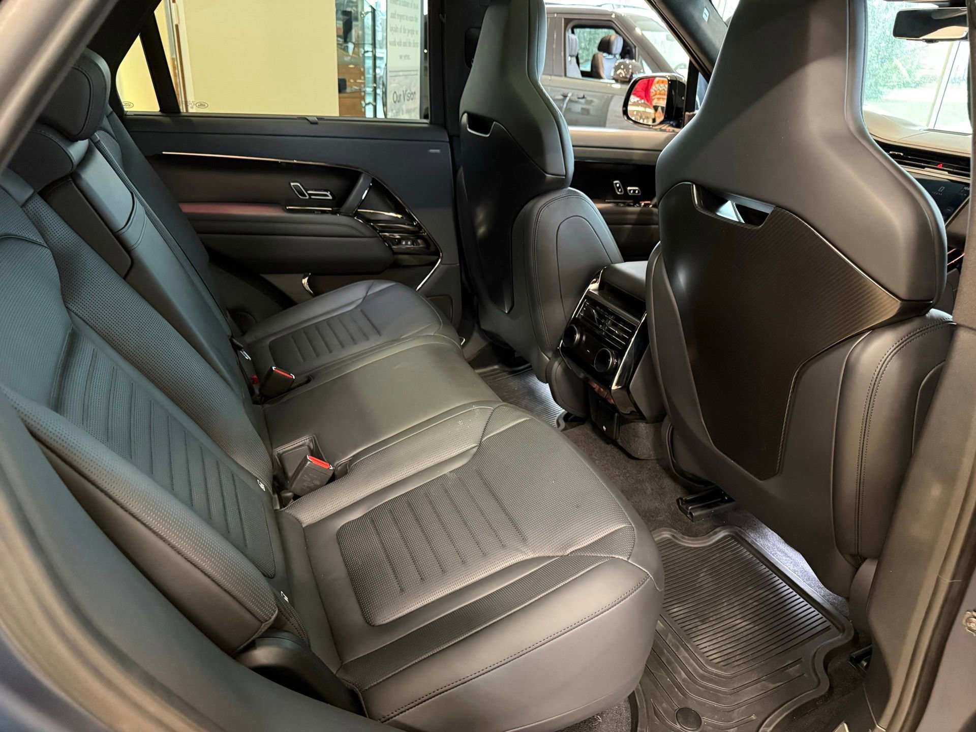 Used 2025 Land Rover Range Rover Sport SV Edition Two image 27