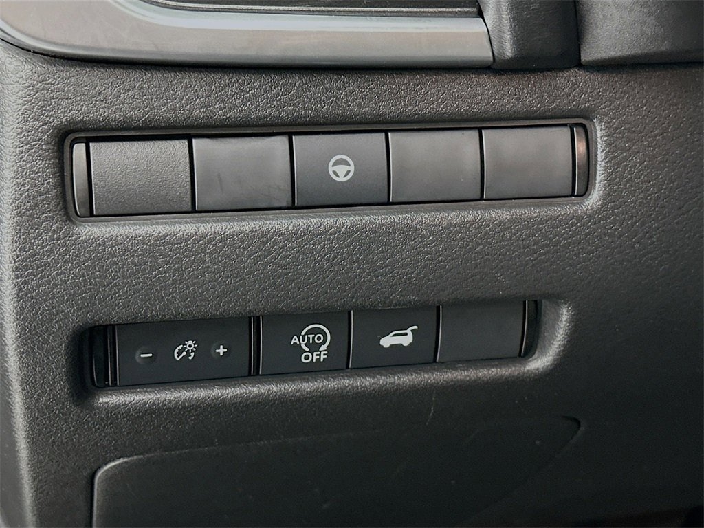 Used 2024 Nissan Rogue SV image 17