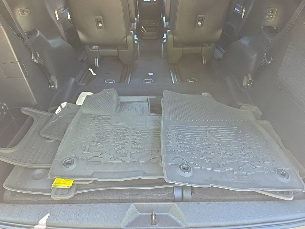 Used 2025 Toyota Sienna XLE Woodland Edition image 42