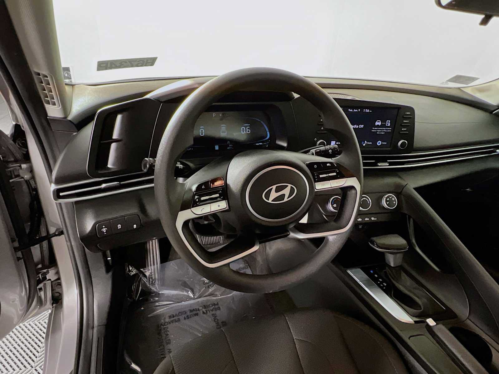 Certified 2025 Hyundai Elantra SE FWD image 11