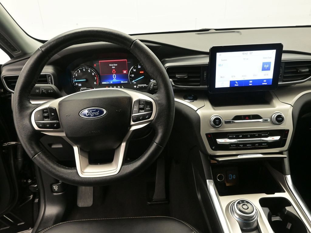 Used 2024 Ford Explorer XLT w/ Equipment Group 202A image 16