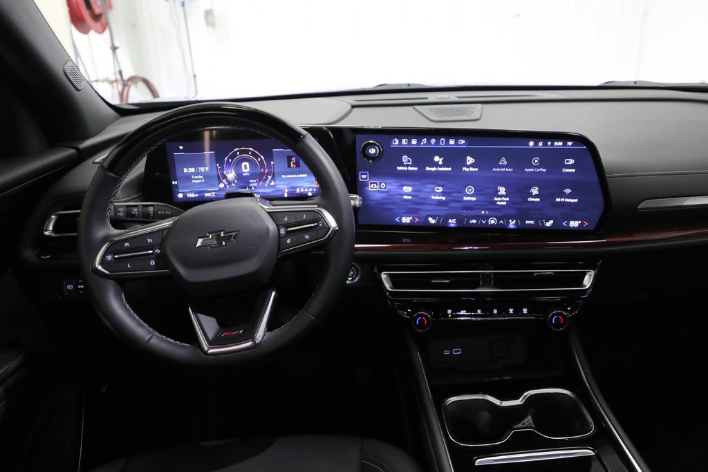 Used 2024 Chevrolet Traverse Z71 w/ Enhanced Driving Package AWD/4WD image 2
