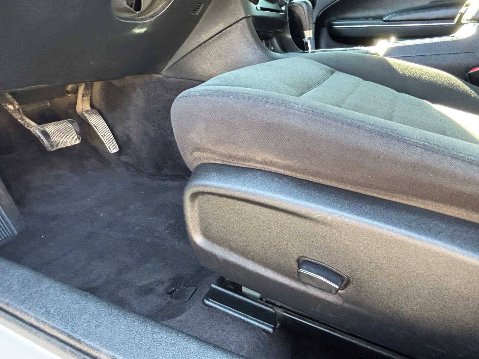 Used 2014 Dodge Charger SE RWD image 12