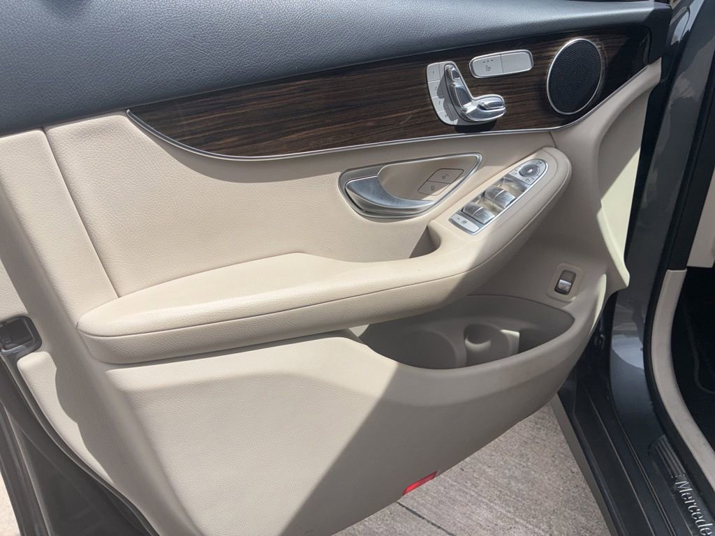 Used 2018 Mercedes-Benz GLC 300 image 13