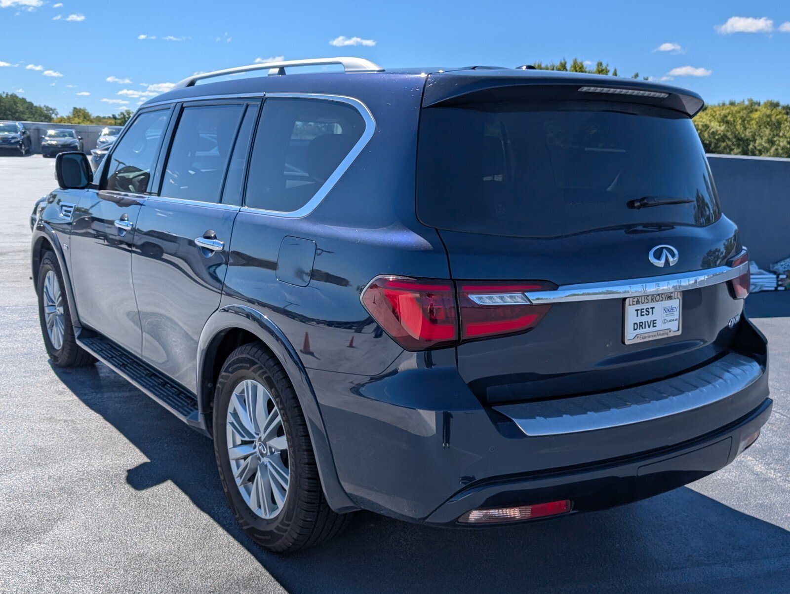 Used 2019 INFINITI QX80 Luxe w/ Proassist Package AWD/4WD image 3
