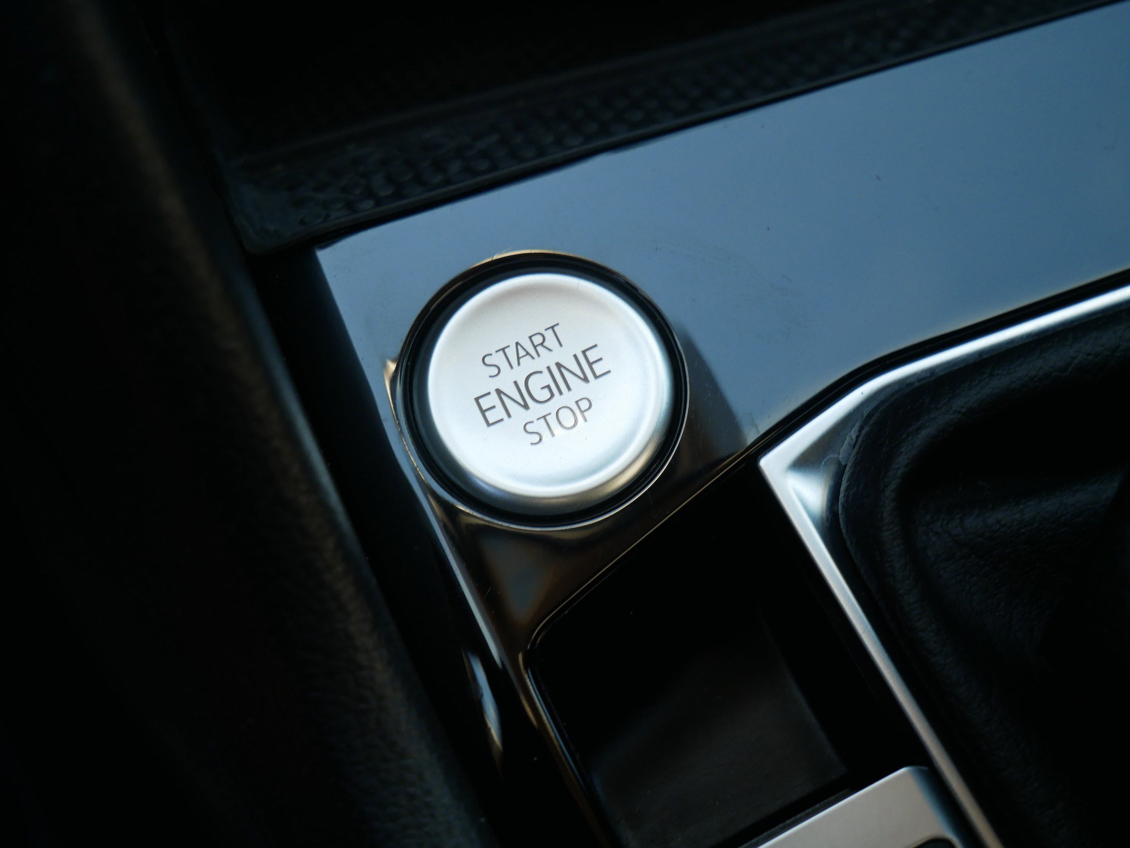 Used 2024 Volkswagen Taos SE image 31