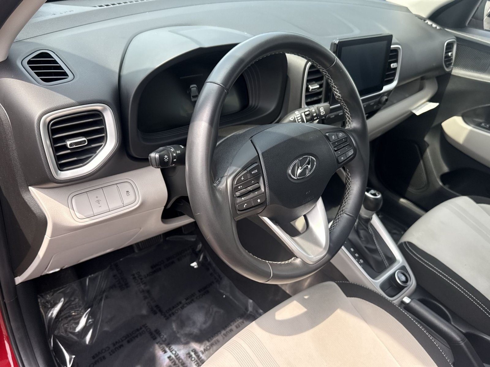 Certified 2024 Hyundai Venue SEL FWD image 16