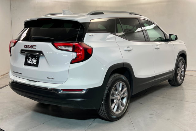 Used 2024 GMC Terrain SLT AWD/4WD image 5