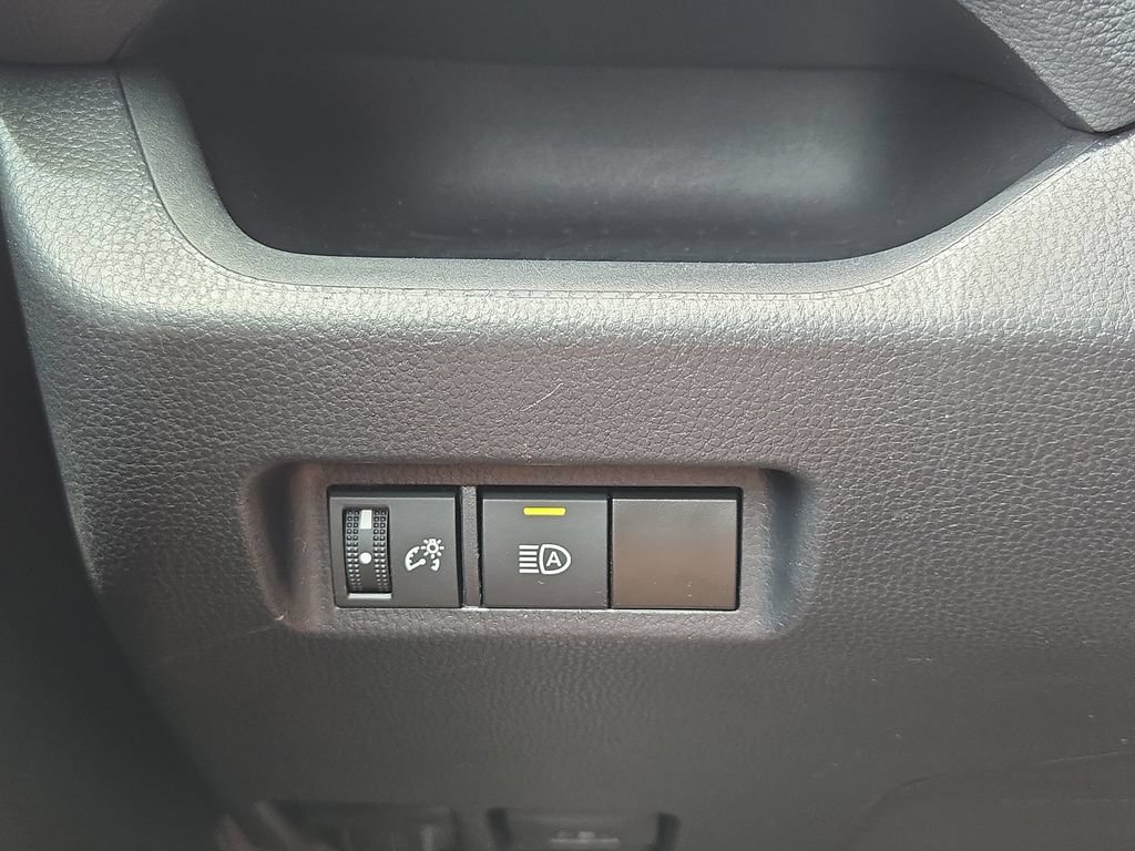Used 2024 Toyota RAV4 XLE AWD/4WD image 29