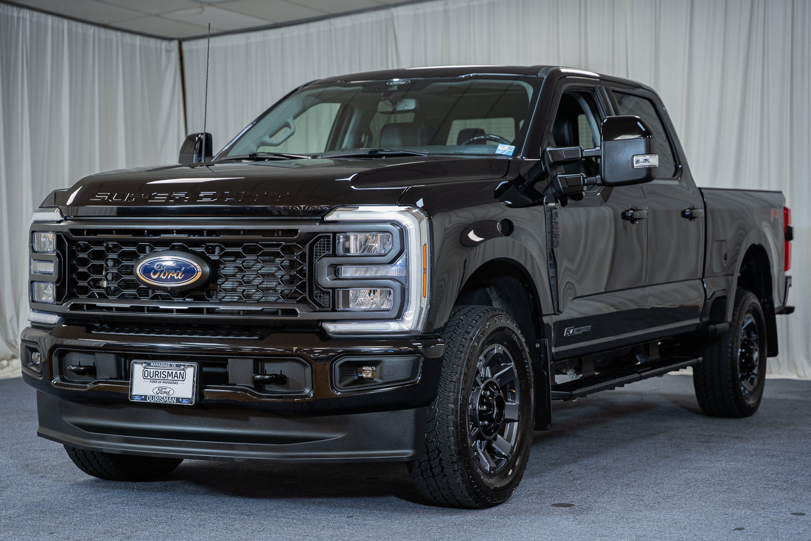 Used 2024 Ford F250 Lariat w/ Sport Appearance Package AWD/4WD image 3