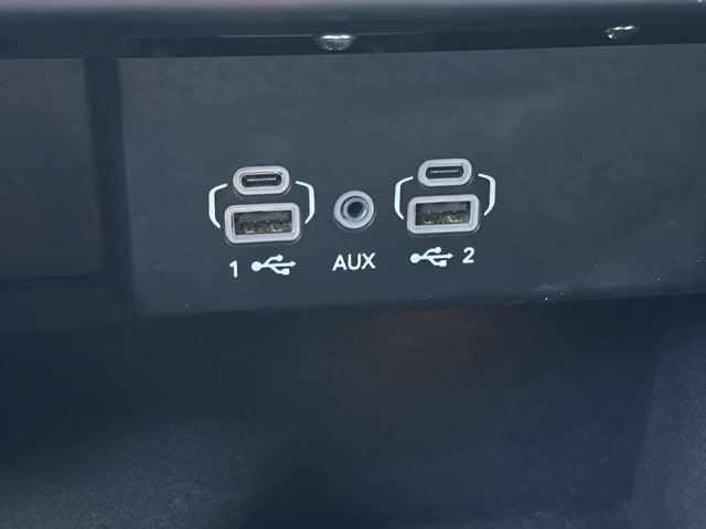 Used 2023 Jeep Wagoneer 4WD image 17