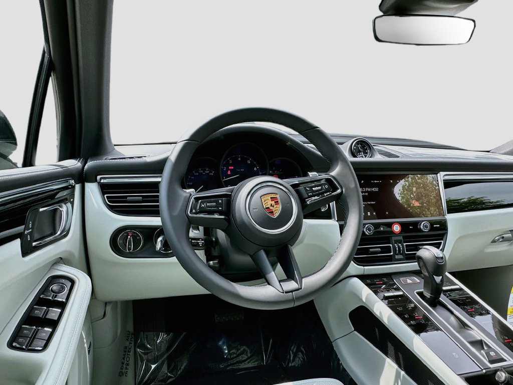 New 2026 Porsche Macan AWD/4WD image 25