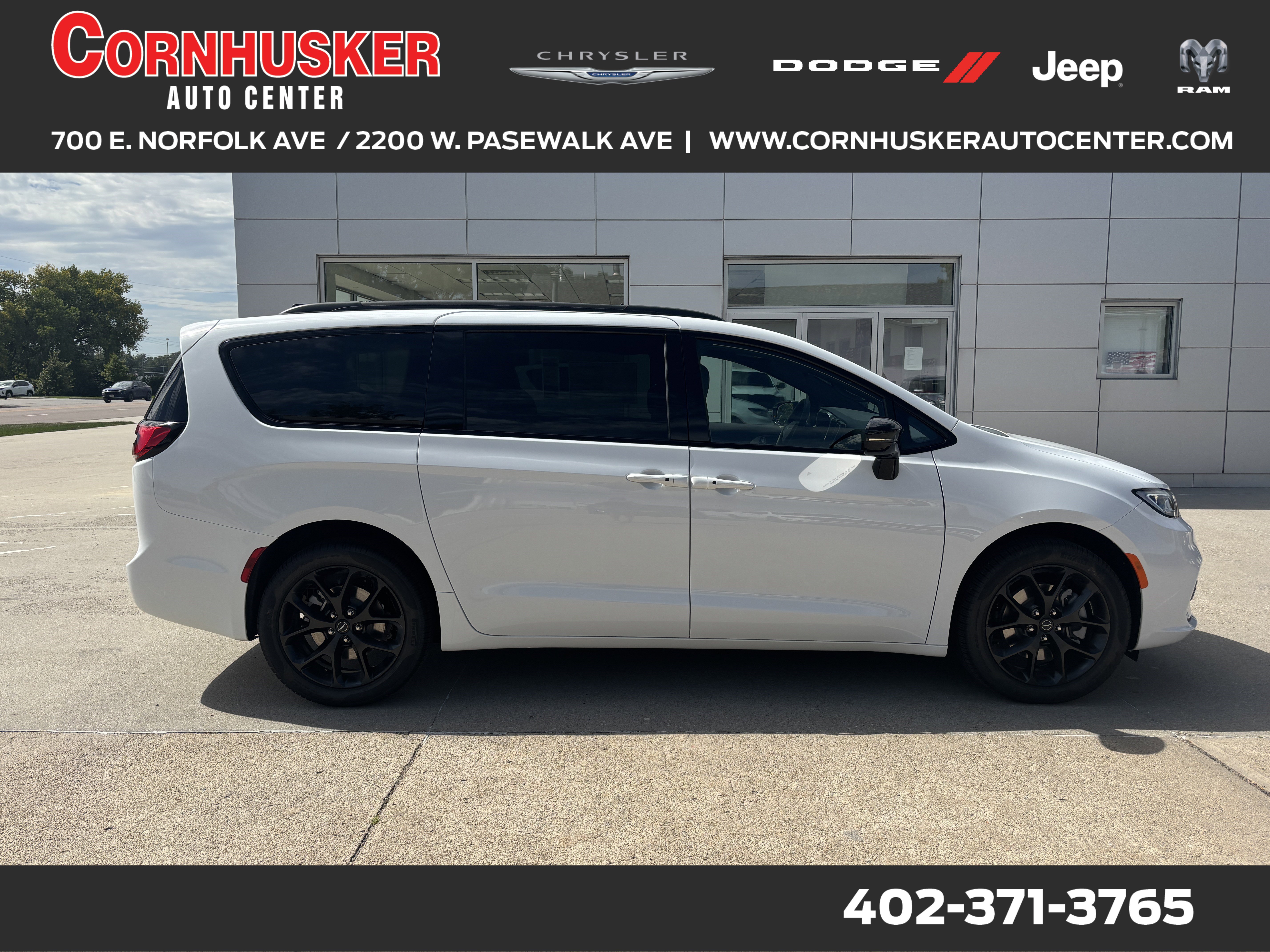 New 2026 Chrysler Pacifica Limited w/ S Appearance Package image 1