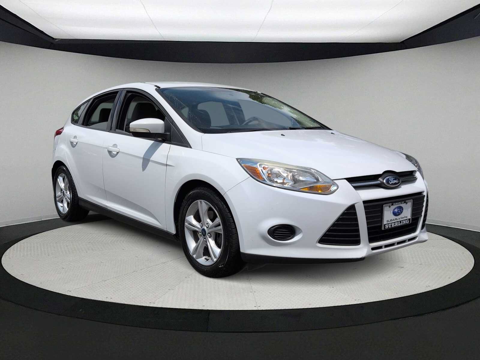 Used 2014 Ford Focus SE w/ SE Winter Package FWD image 2