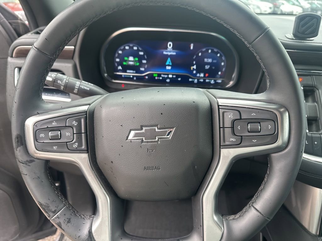 Used 2024 Chevrolet Suburban Z71 w/ Luxury Package AWD/4WD image 11