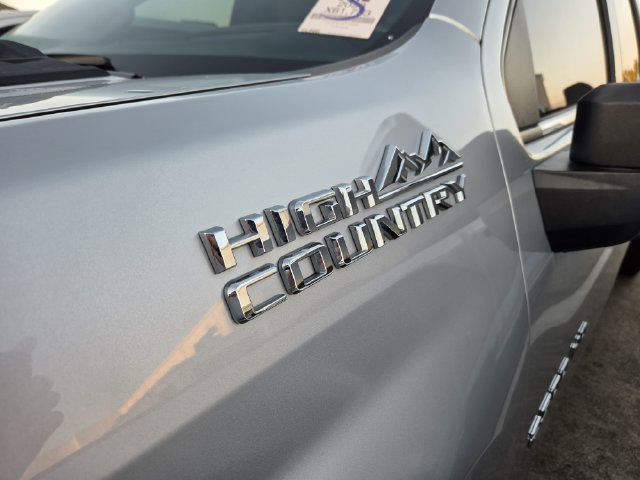 Used 2023 Chevrolet Silverado 2500 High Country w/ Technology Package AWD/4WD image 10