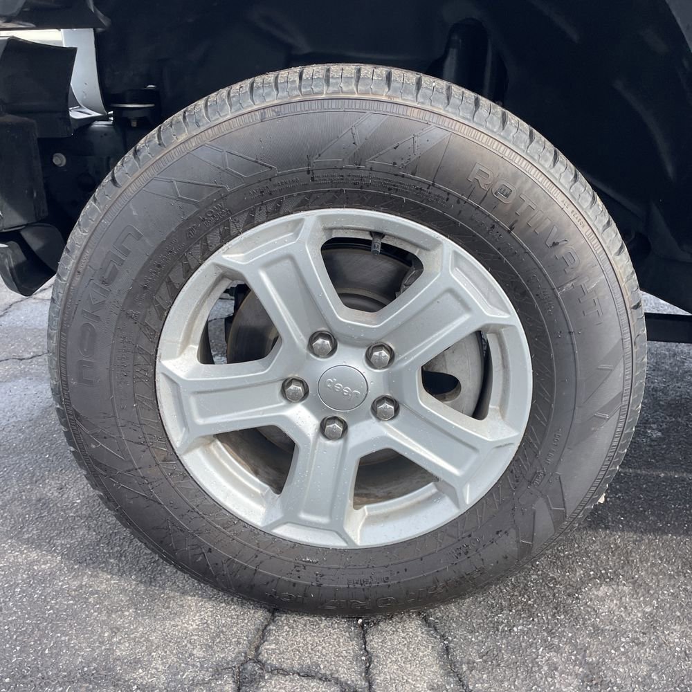 Used 2023 Jeep Wrangler Sport S image 17