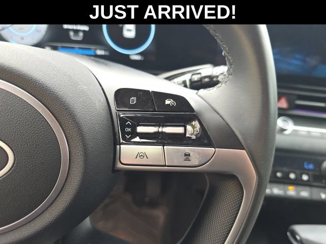 Certified 2024 Hyundai Elantra Limited FWD image 13