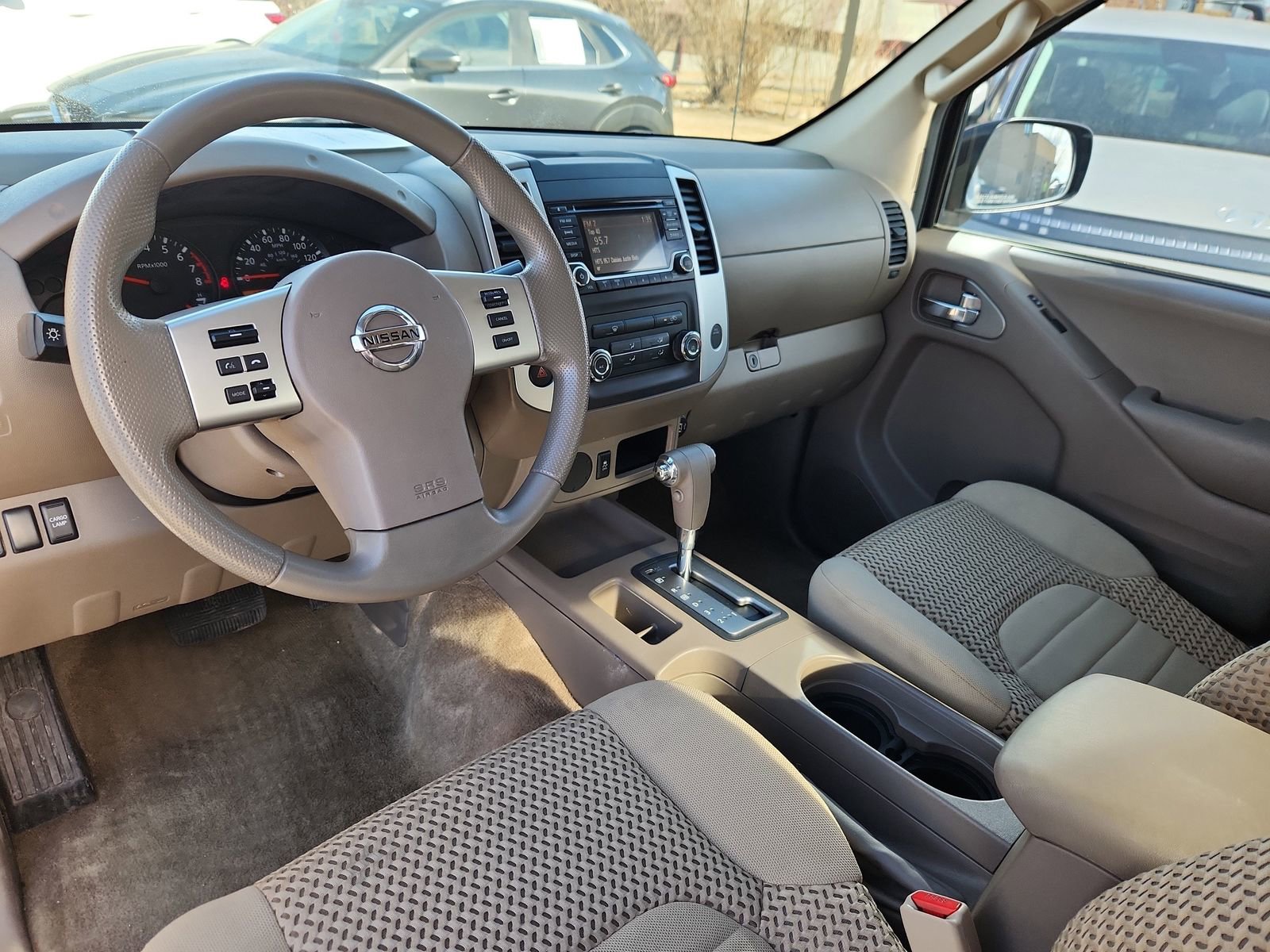 Used 2017 Nissan Frontier SV image 12